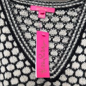 Lilly Pulitzer Black & White Honeycomb V-Neck Sweater with Pink Tag